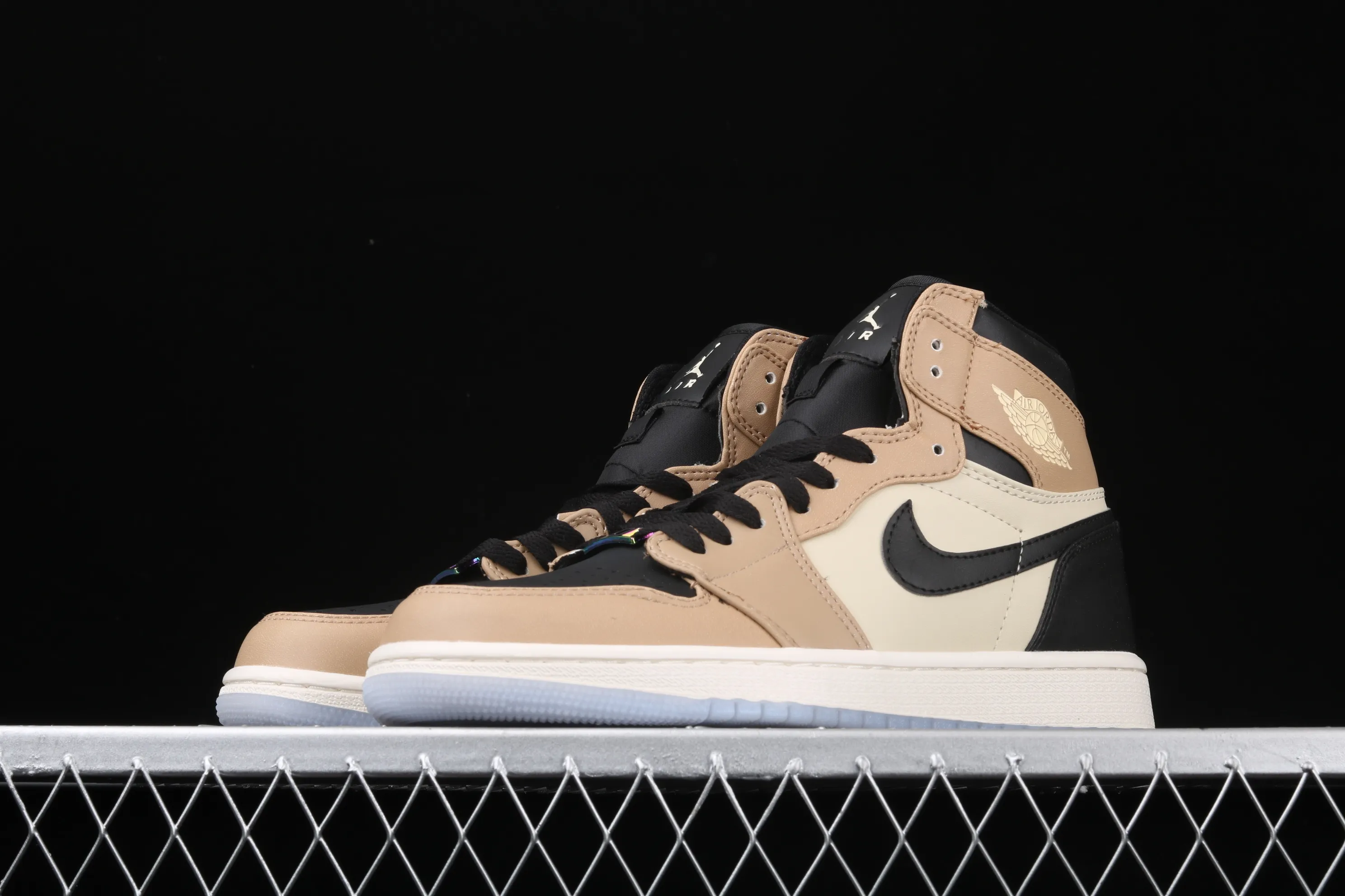 All categories Air Jordan Jordan series basketball shoes Air Jordan 1 High Air Jordan 1 High AJ1 Joe 1 Black Khaki Pearl Milk Tea Chameleon AH7389-003